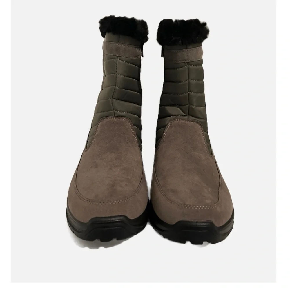 NWB Easy Works by Easy Street Frazer Boot. Size 9. Grey. Waterproof. - Picture 3 of 10